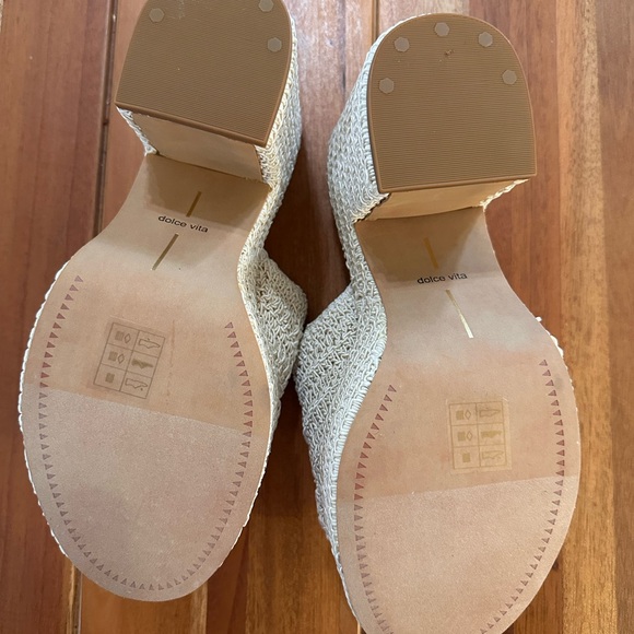 NWOT Dolce Vita Cream Textured Mules 9.5 - Picture 7 of 7